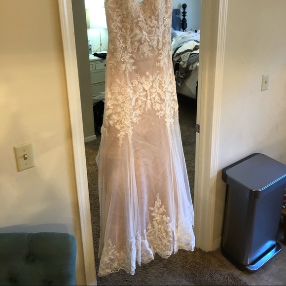 W•Too Wedding Gown - Picture 2 of 8